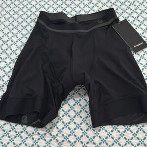 Lululemon biker shorts NEW